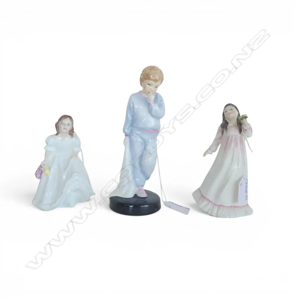 3 ROYAL DOULTON FIGURINES; SLEEPY DARLING, FLOWERS FOR MOTHER & LYNSEY H.190mm Image 1++