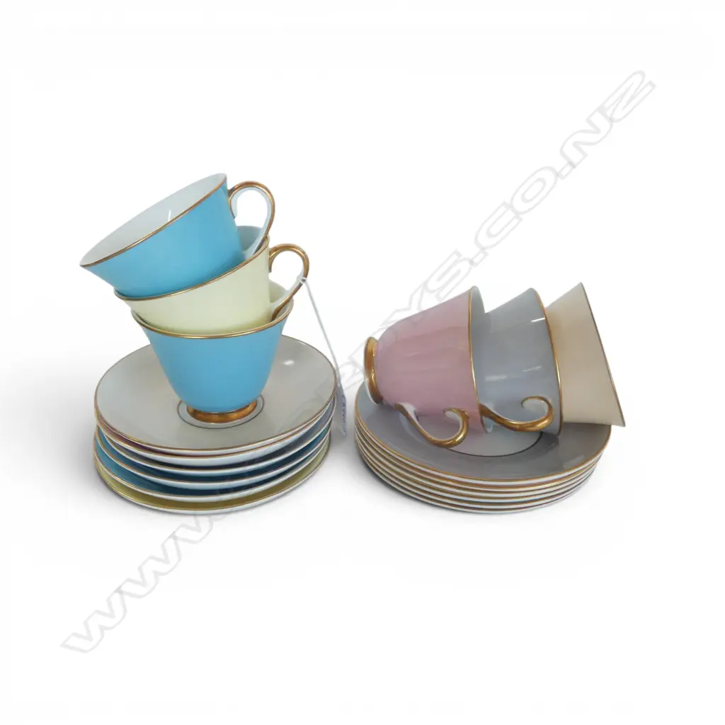 6 ROYAL DOULTON TRIOS Image 1++