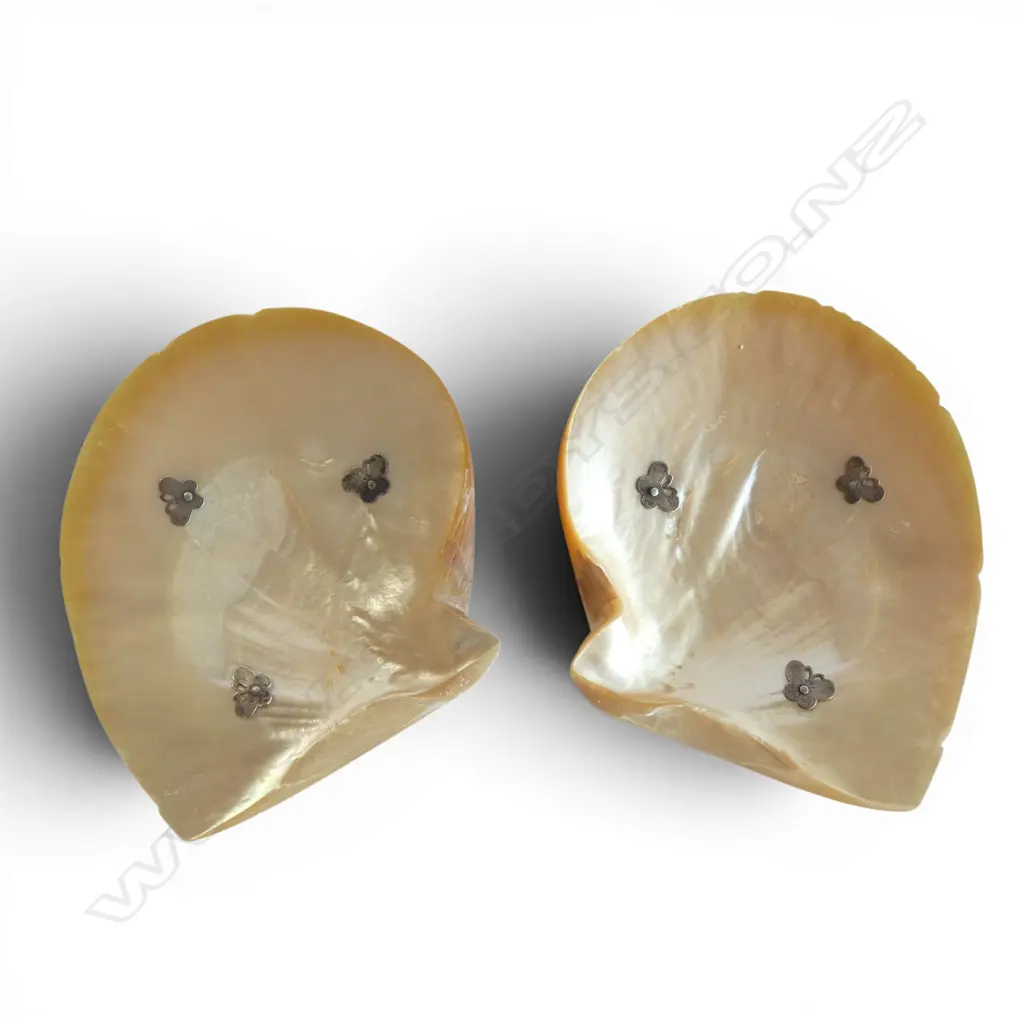 2 MOP SHELLS w. STG SILVER FEET & BUTTERFLIES W.200mm Image 1++