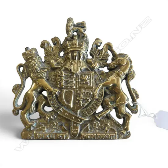 BRASS ROYAL COAT OF ARMS OF THE UNITED KINGDOM H.170mm