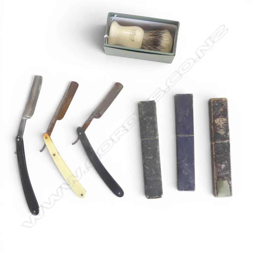 3 CUT THROAT RAZORS + BADGER SHAVING BRUSH Image 1++