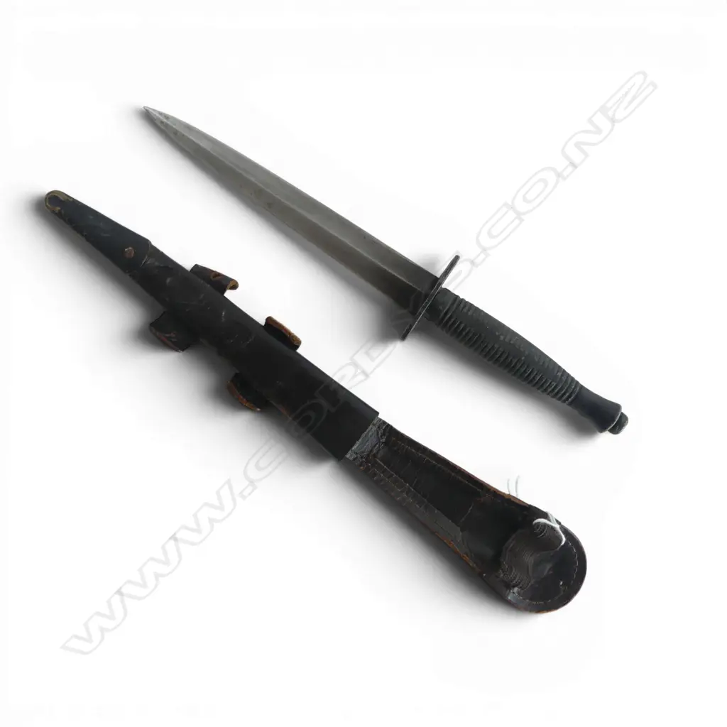 FAIRBAIRN-SYKES STYLE? COMMANDO KNIFE w. LEATHER SHEATH unmarked blade L.330mm Image 1++