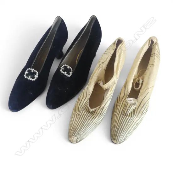 2 PAIRS LADIES VINTAGE SHOES 
