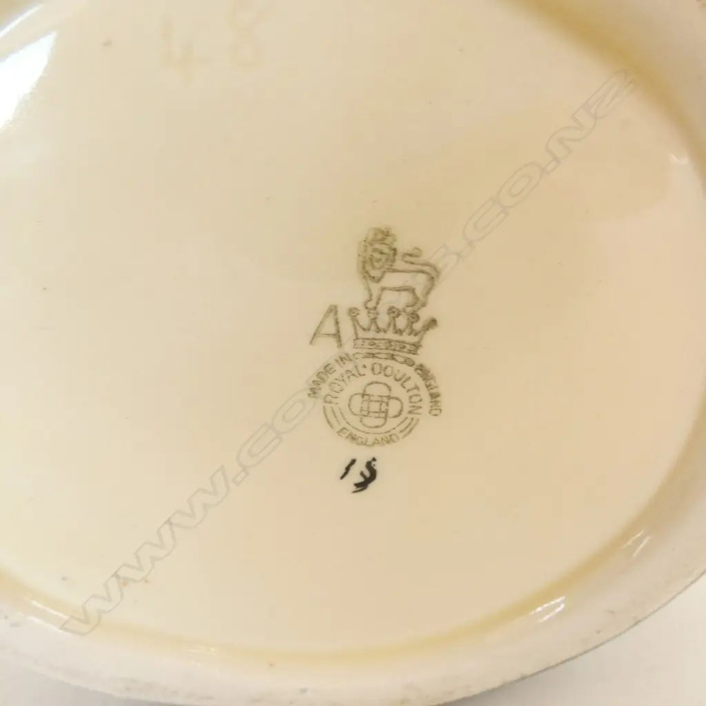 ROYAL DOULTON 'GRANNY' CHARACTER JUG H.155mm Image 1++