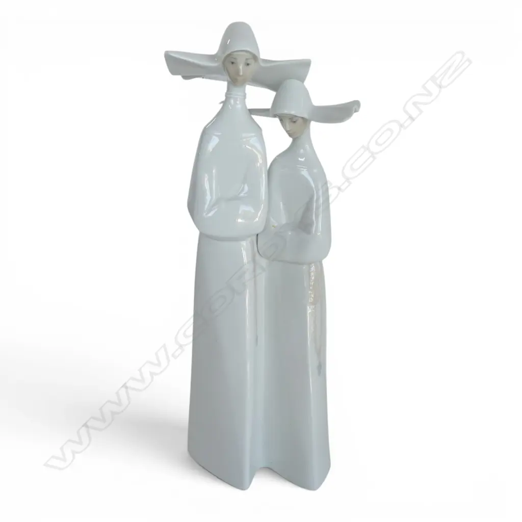 LLADRO 2 NUNS H.325mm Image 1++
