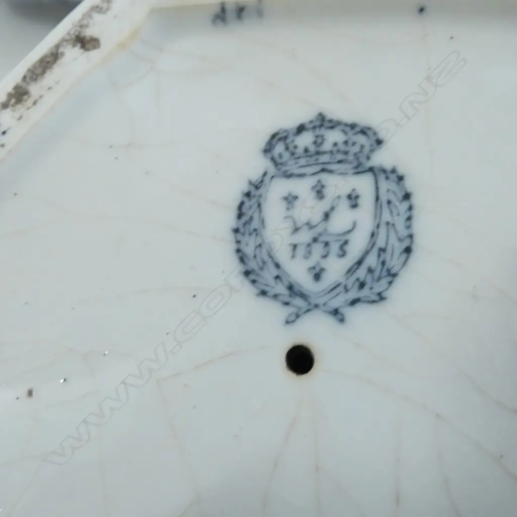 B/W FLORAL PAT. DISH & FOOTED BOWL H.150mm Image 1++