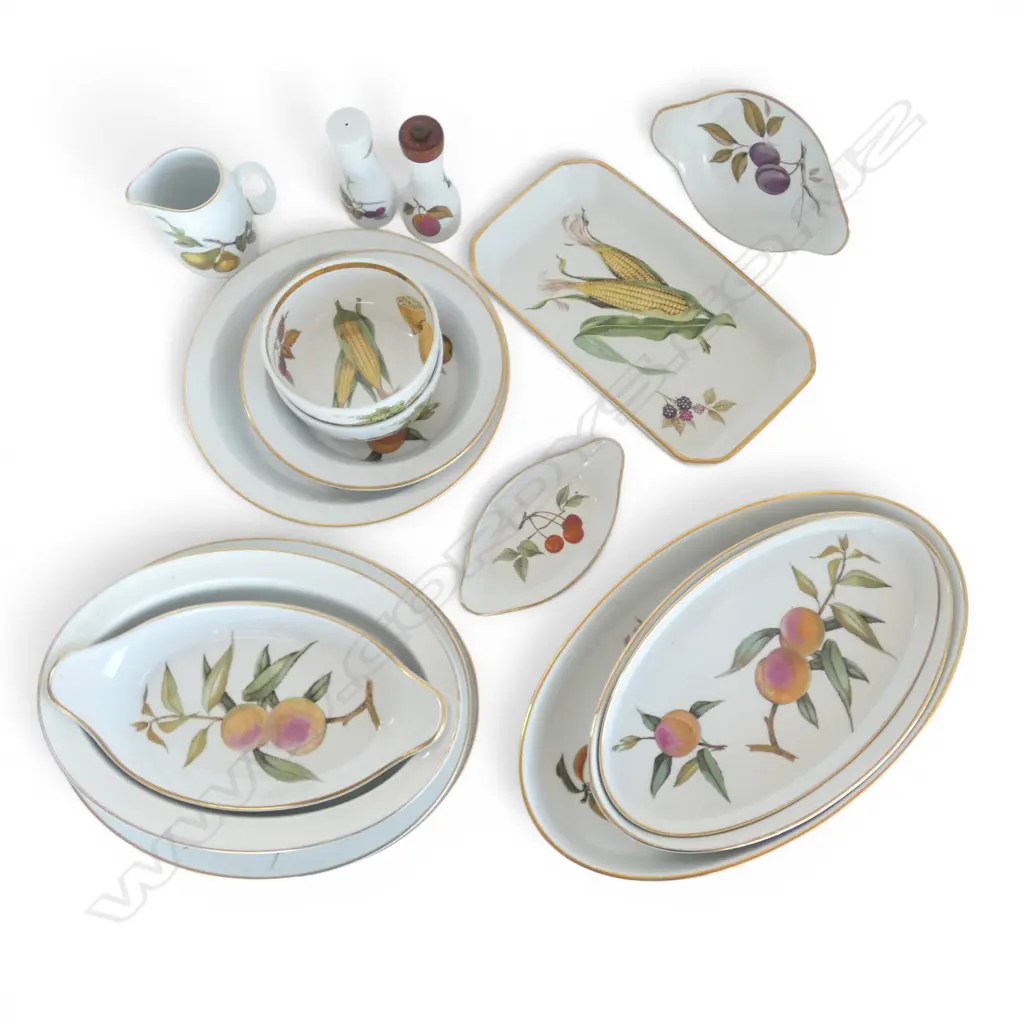 17 PCES ROYAL WORCESTER EVESHAM; CONDIMENTS, JUG, etc Image 1++