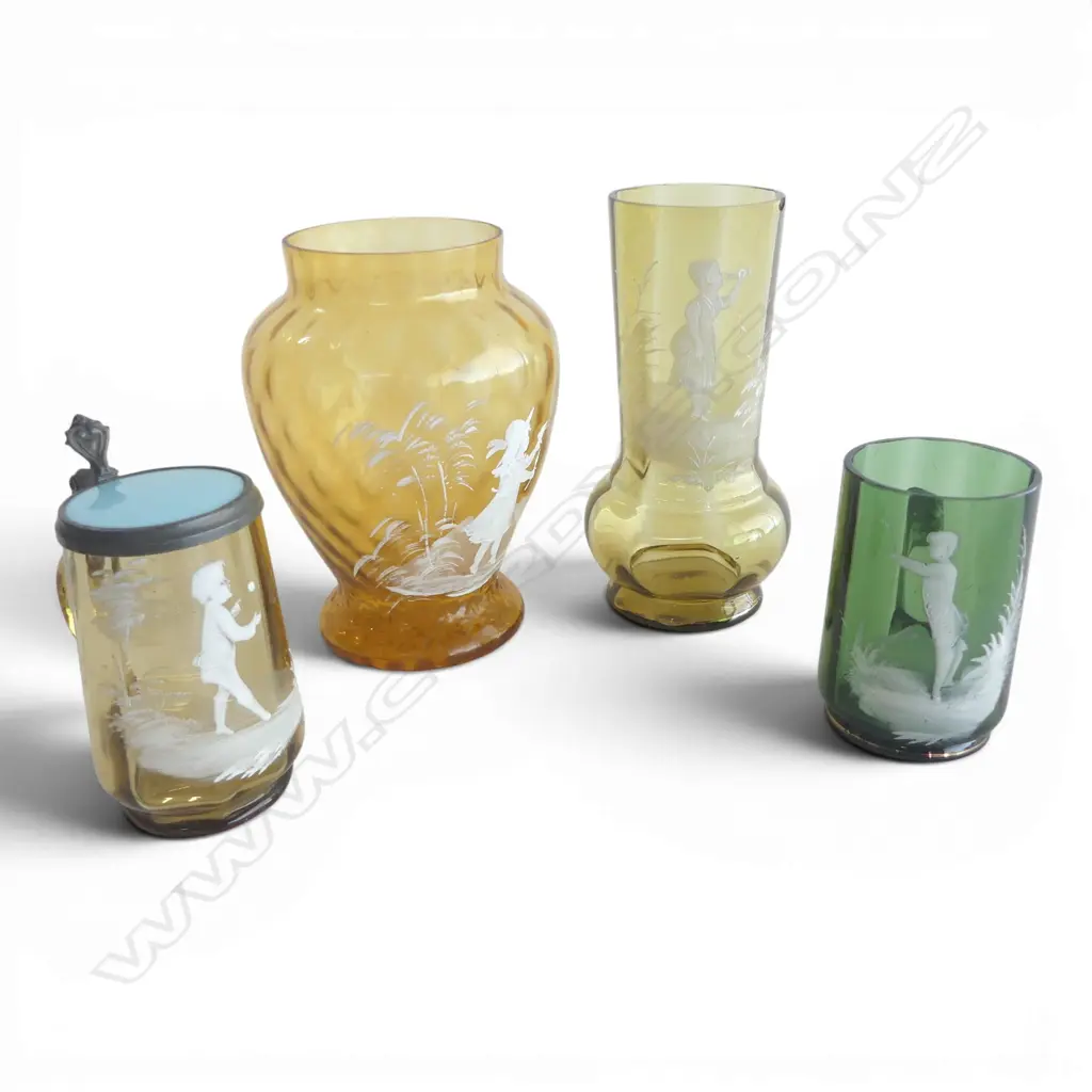 4 PCES MARY GREGORY GLASS H.160mm tallest w. rim chip Image 1++