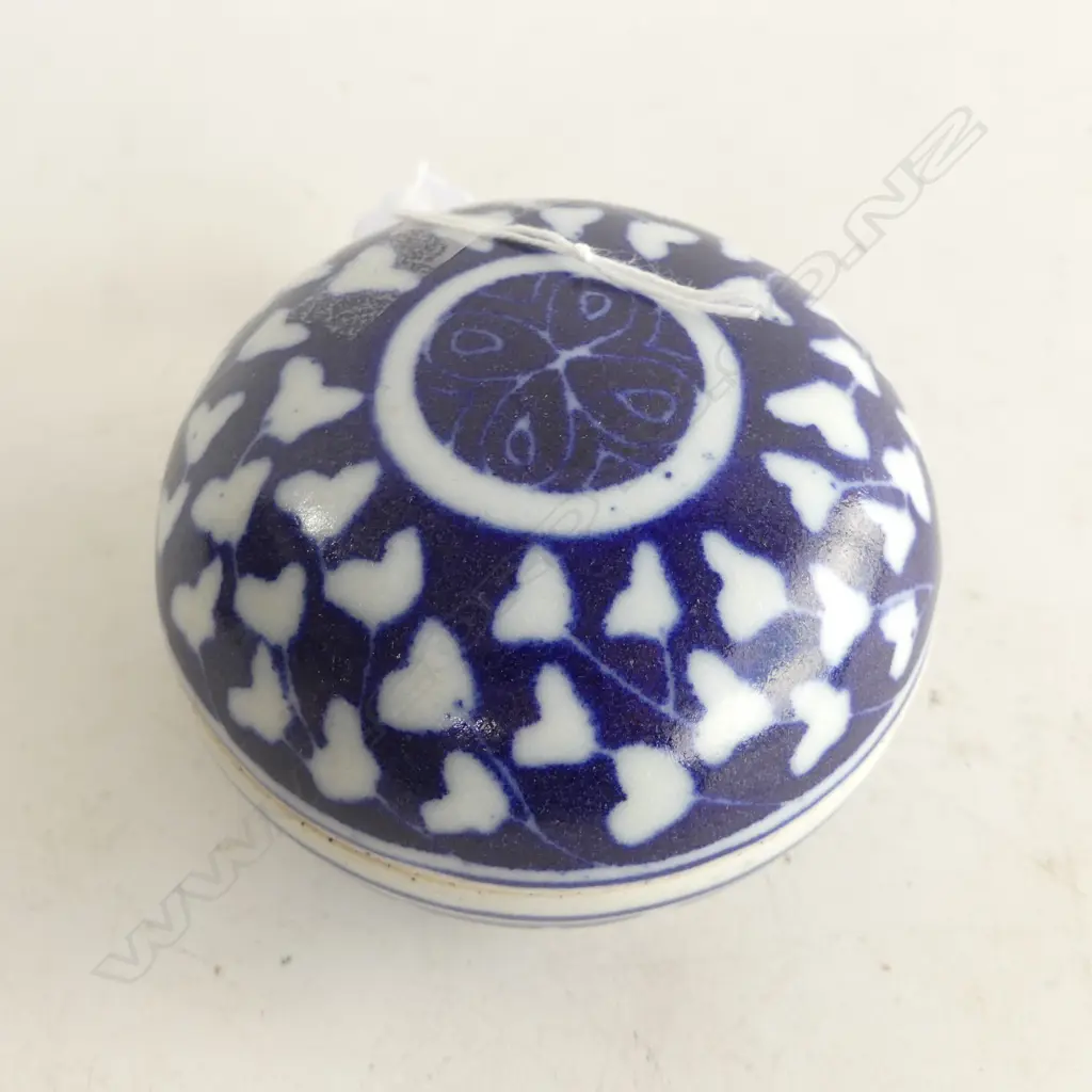 GRAEME STORM LIDDED TRINKET BOX 95mm dia Image 1++