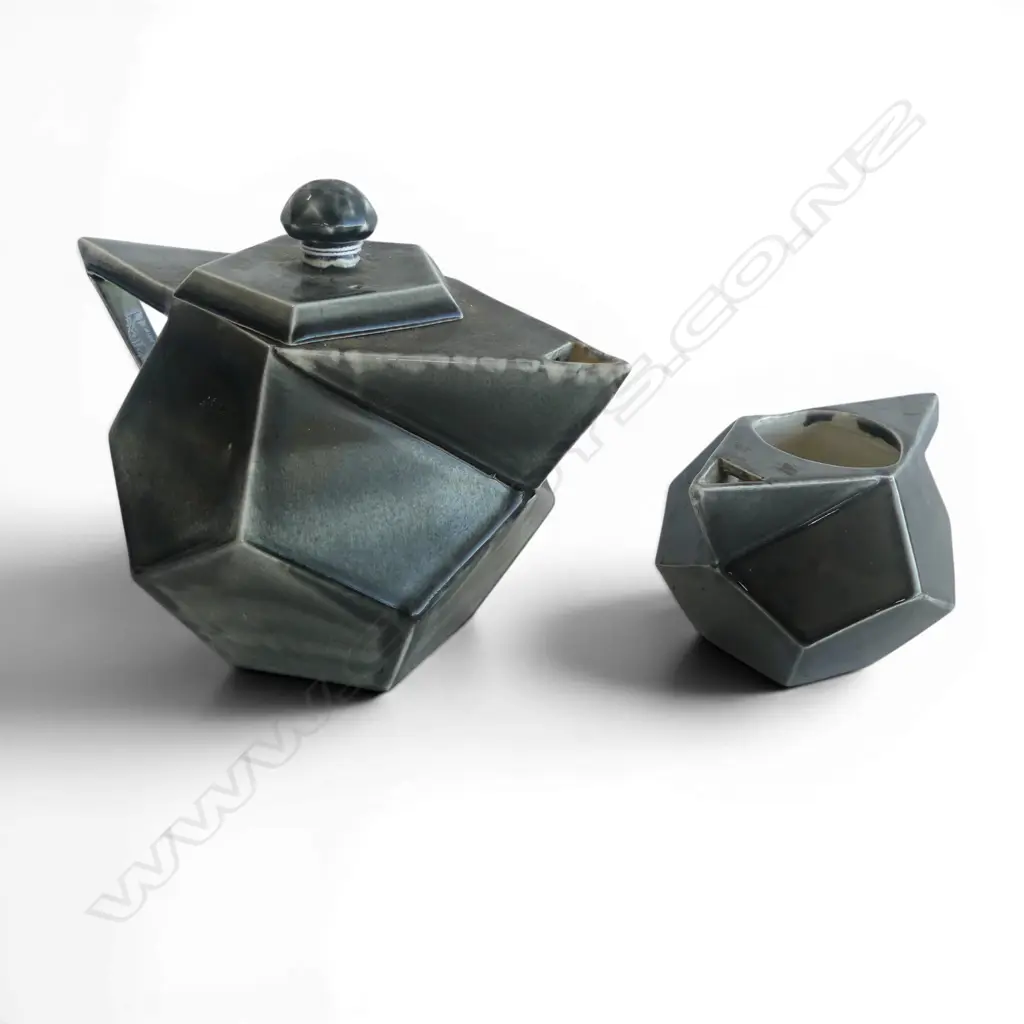 ROY COWAN STUDIO POTTERY GEOMETRIC TEAPOT & MILK JUG H.150mm  Image 1++