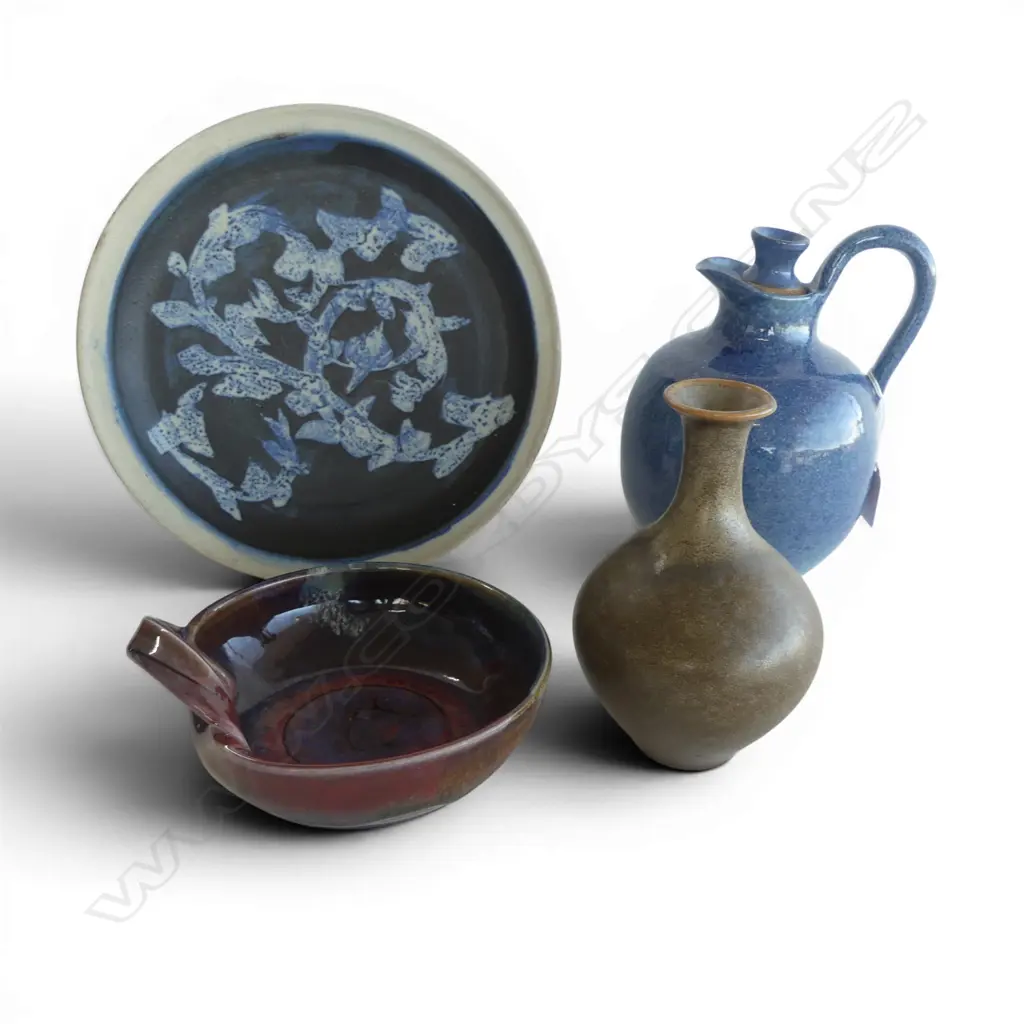4 PCES STUDIO POTTERY; ANDREW WATTS FLASK H.200mm, IAN AXTELL BOWL, TEMUKA VASE, PLATE Image 1++