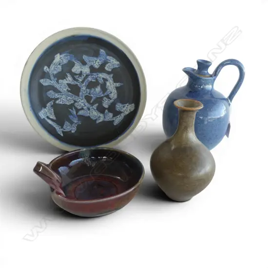4 PCES STUDIO POTTERY; ANDREW WATTS FLASK H.200mm, IAN AXTELL BOWL, TEMUKA VASE, PLATE
