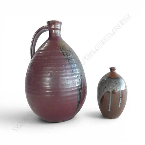 2 PCS NZ STUDIO POTTERY LRG OVOID FLAGON, H.350mm & SML BOTTLE VASE, H.180mm