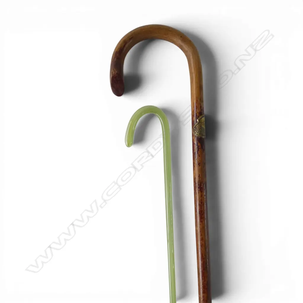 VINTAGE WALKING STICK + GLASS WALKING STICK base chipped H.640mm Image 1++