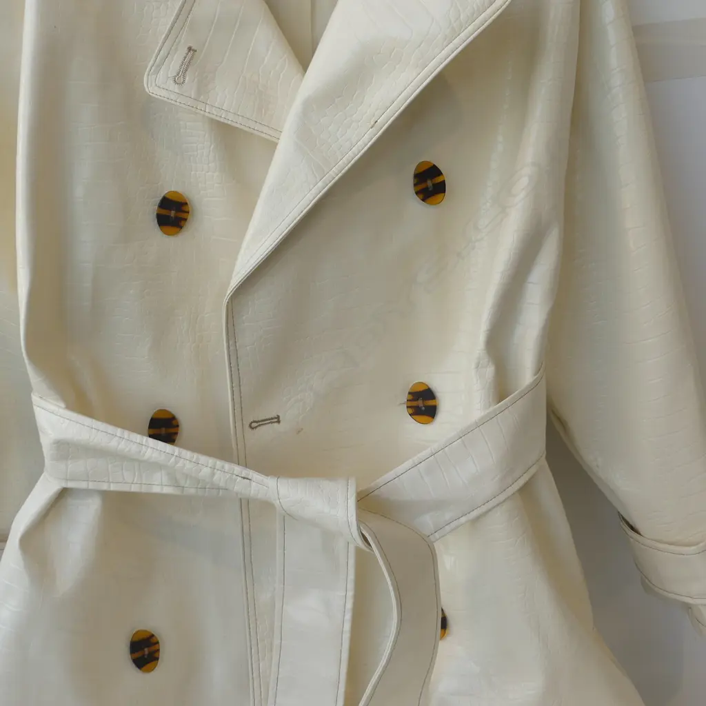 LADIES COAT - EXTRA LARGE Image 1++