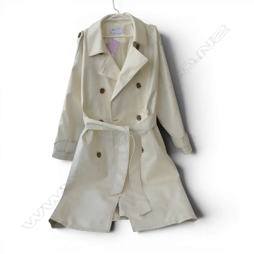 LADIES COAT - EXTRA LARGE Image 1++