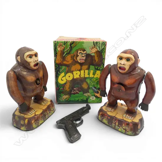 2 JAPANESE TIN TOY GORILLAS H.250mm + GUN & ORIGINAL BOX