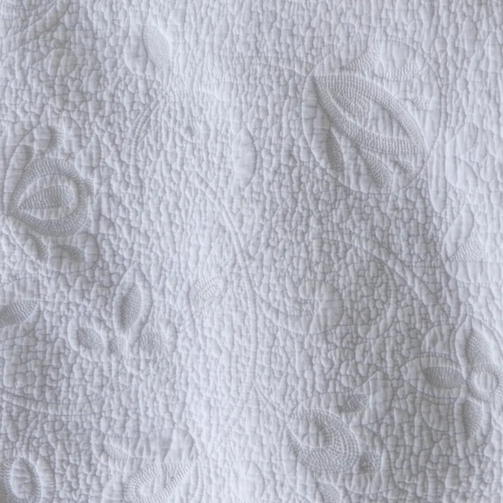 SAVONNA KING OR SUPERKING  WHITE FLORAL EMBOSSED BEDSPREAD,SOME SMALL MARKS, 2800 X 2700MM Image 1++