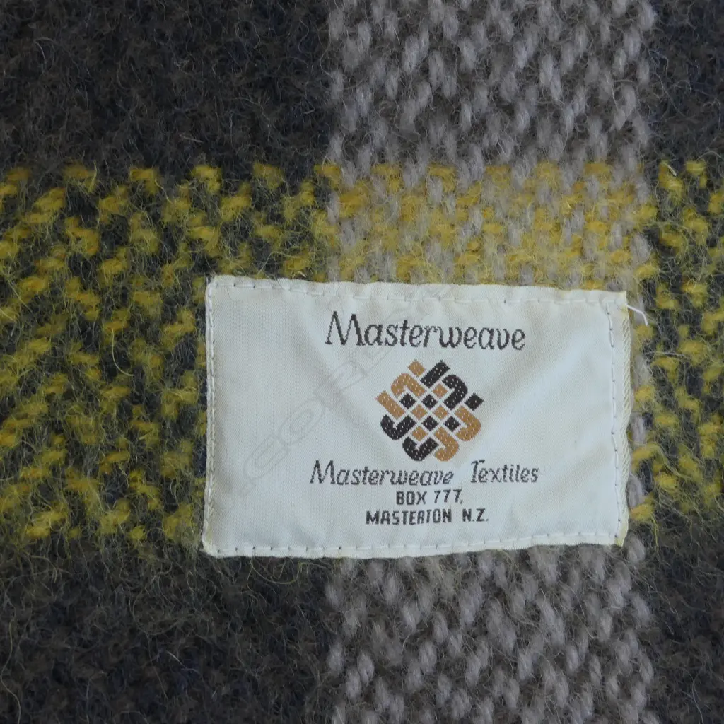 N.Z. MASTERWEAVE ALL WOOL BLANKET  Image 1++