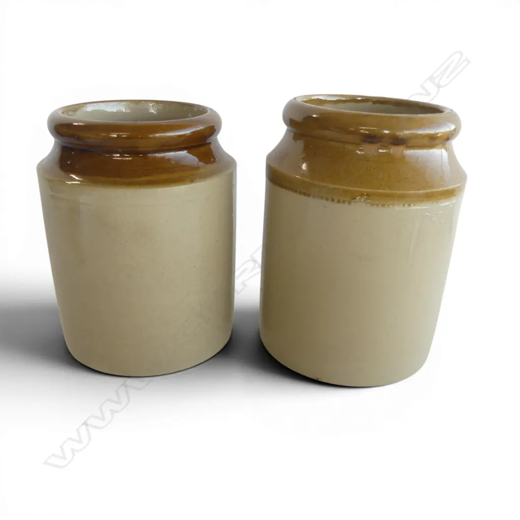 2 VINTAGE CROCKS H.220mm Image 1++