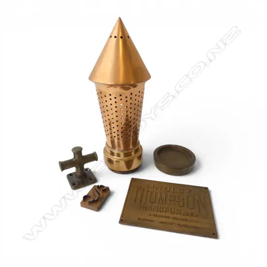 5 PCES; BREWERY KETTLE VENT H.375mm, WEIGHT, PLAQUE, STEINLAGER TEMPLATE, BRONZE ROPE TIE