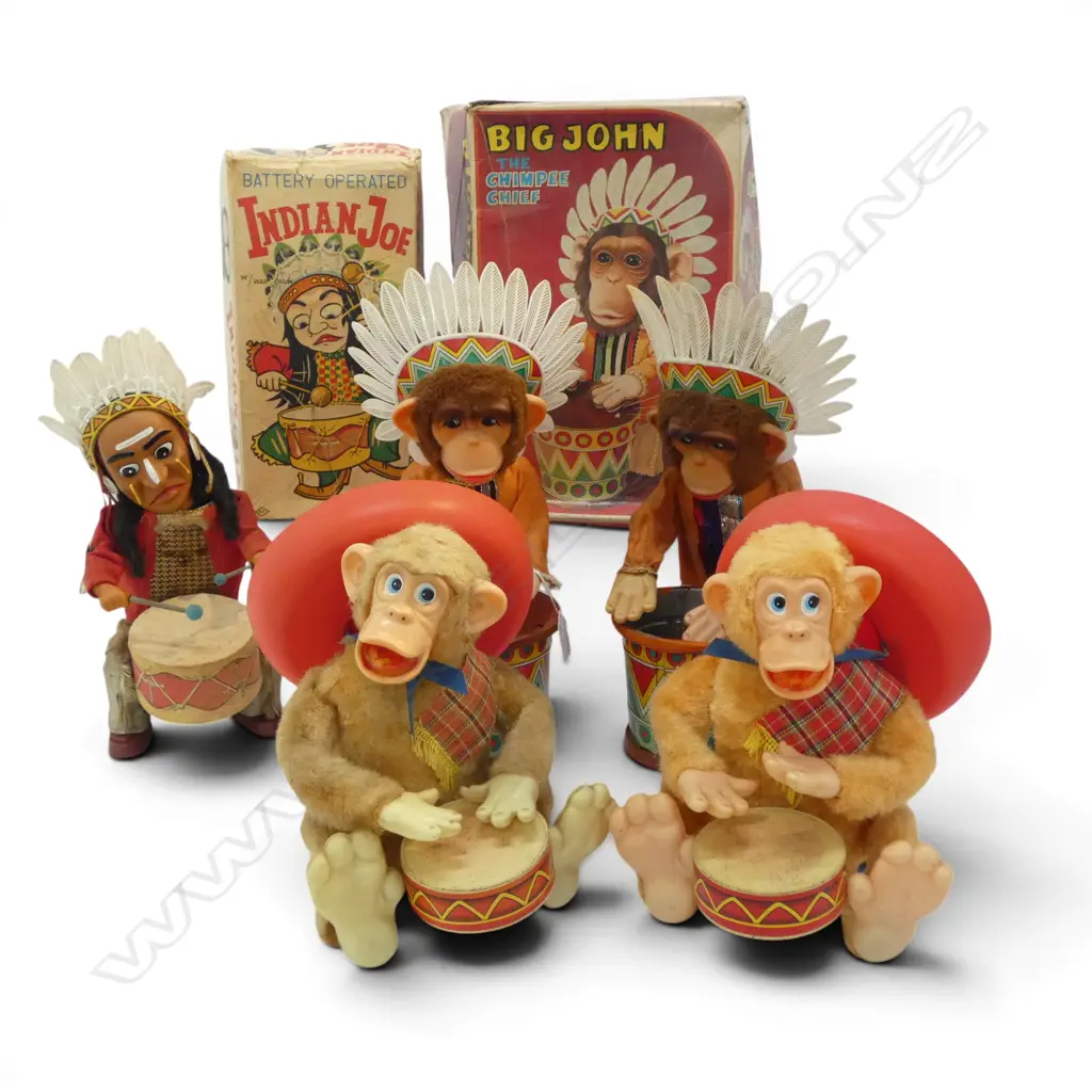 5 VINTAGE DRUMMING TOYS H.330mm Image 1++