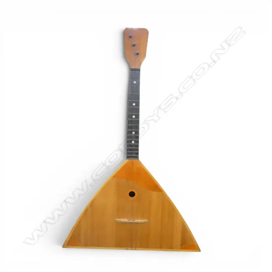 RUSSIAN 3 STRING TRI SHAPED GUITAR L680MM