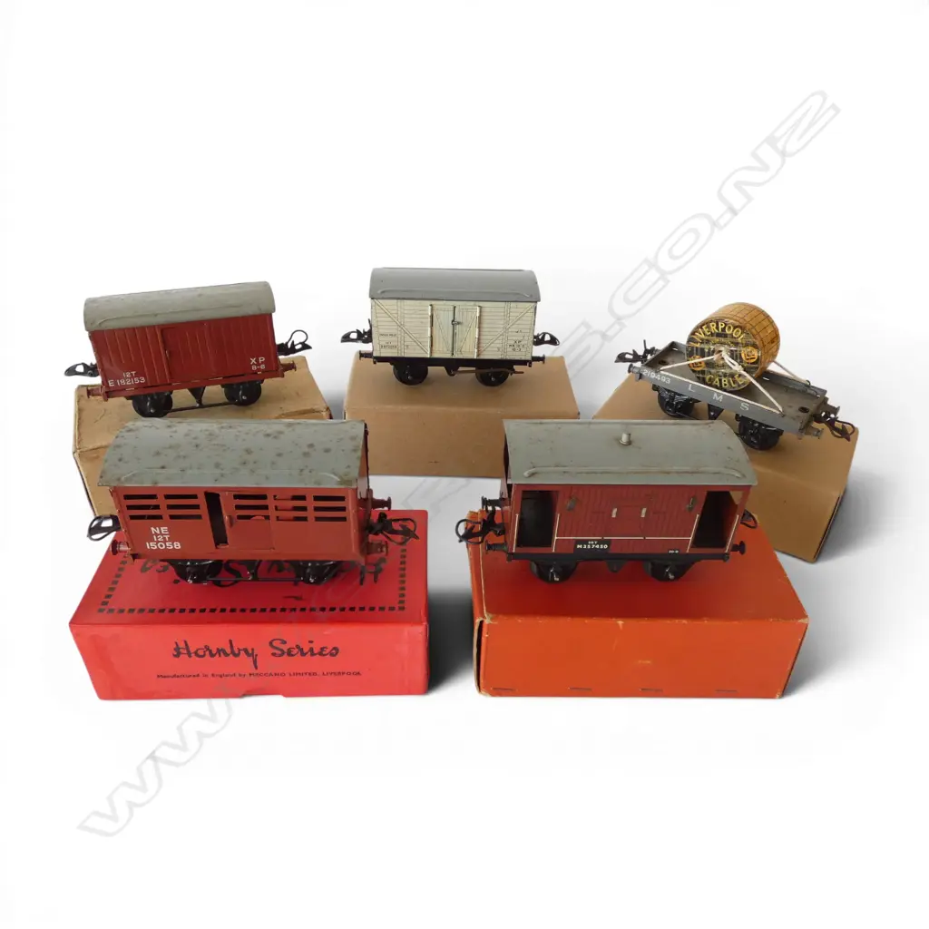 5 BOXED HORNBY RAILWAY '0' GAUGE WAGONS Image 1++