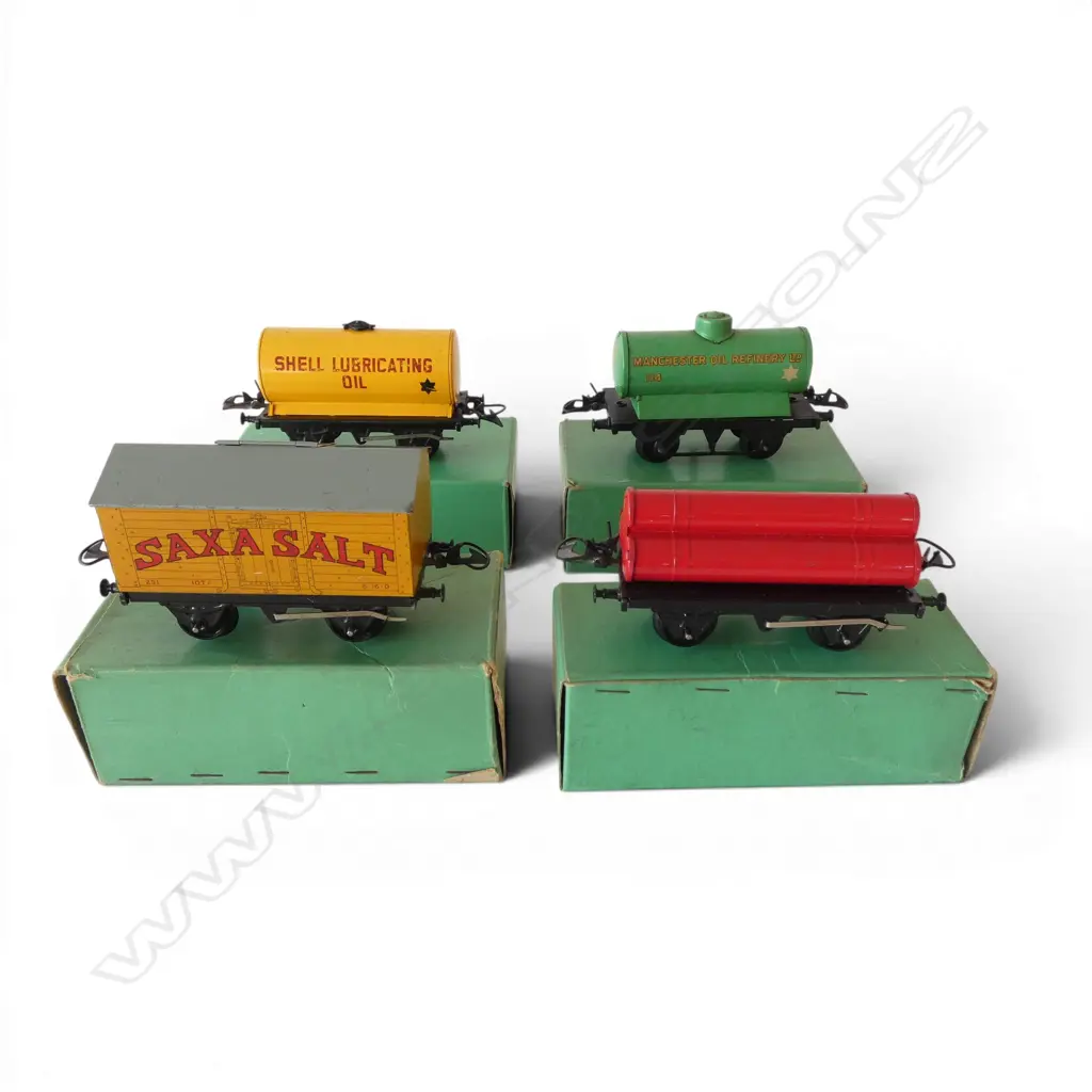 4 VINTAGE HORNBY GRN BOX '0' GAUGE RAILWAY WAGONS w ORIGINAL BOXES Image 1++