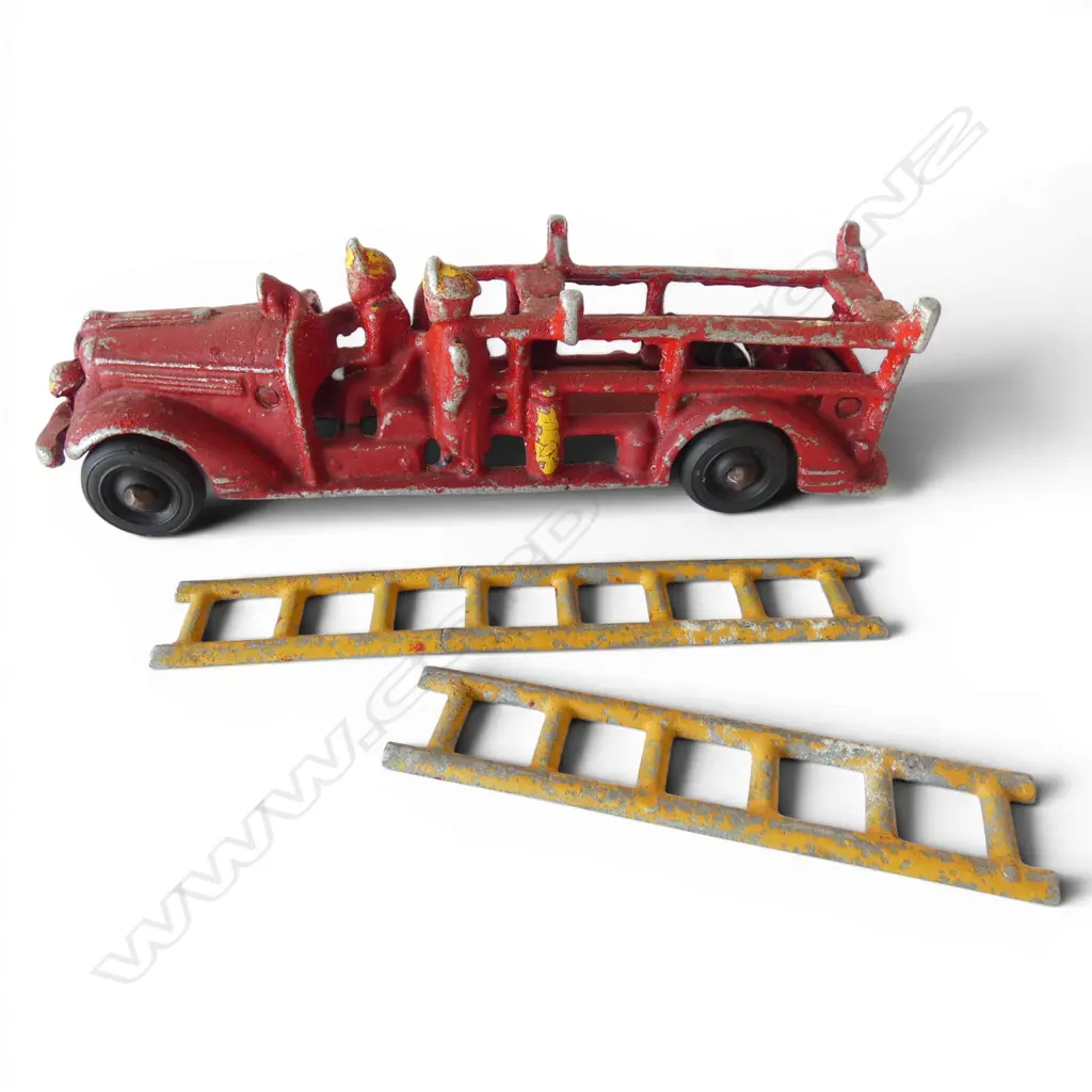VINTAGE FUN HO! CAST ALUMINIUM FIRE ENGINE w 2 LADDERS. L.230mm Image 1++