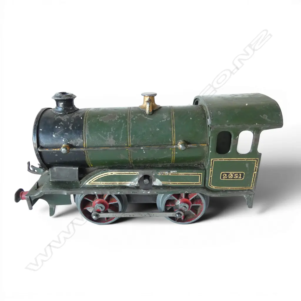 VINTAGE HORNBY MODEL RAILWAY LOCOMOTIVE MARKED 2251 to side, WIND-UP Image 1++