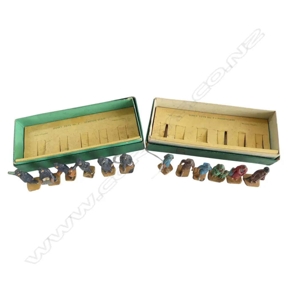 2 boxes Dinky Toys Miniatures for Model Railways Gauge '0', STATION STAFF No.1 Set (6) & Passengers No.3 set (6) Image 1++