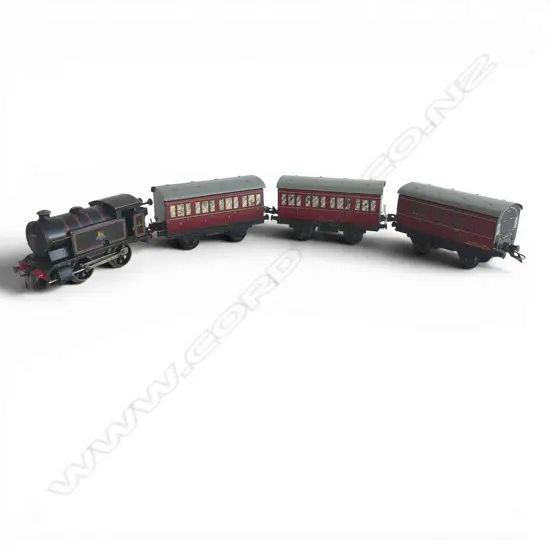 VINTAGE HORNBY MODEL RAILWAY LOCOMOTIVE TYPE 40 MODEL, BRITISH RAILWAYS LIVERY, 82011 CAB SIDE, WIND-UP + 3 CARRIAGES