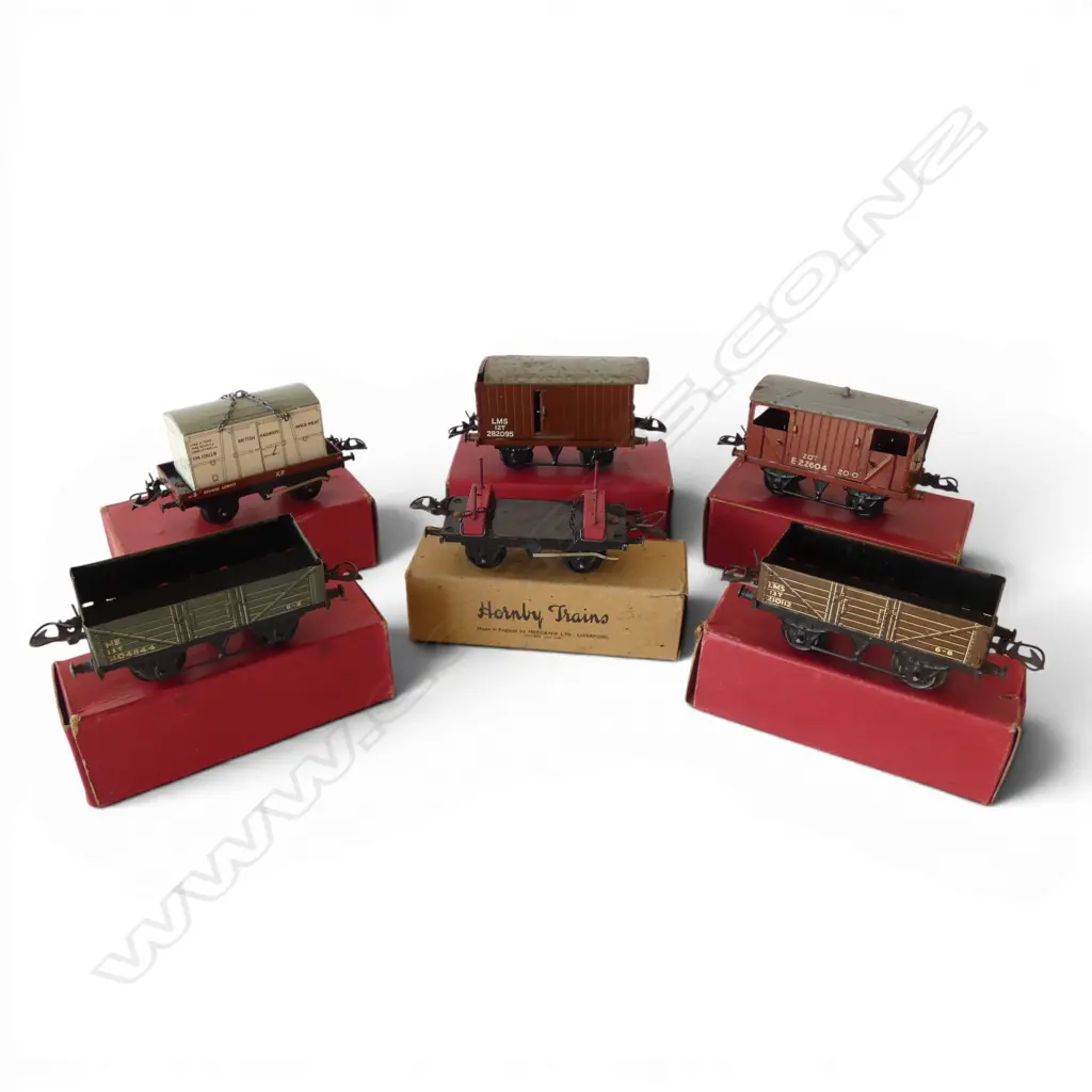 6 VINTAGE HORNBY RAILROAD '0' GAUGE RAILWAY WAGONS w ORIGINAL BOXES; 5 RED BOX 1 BROWN BOX Image 1++