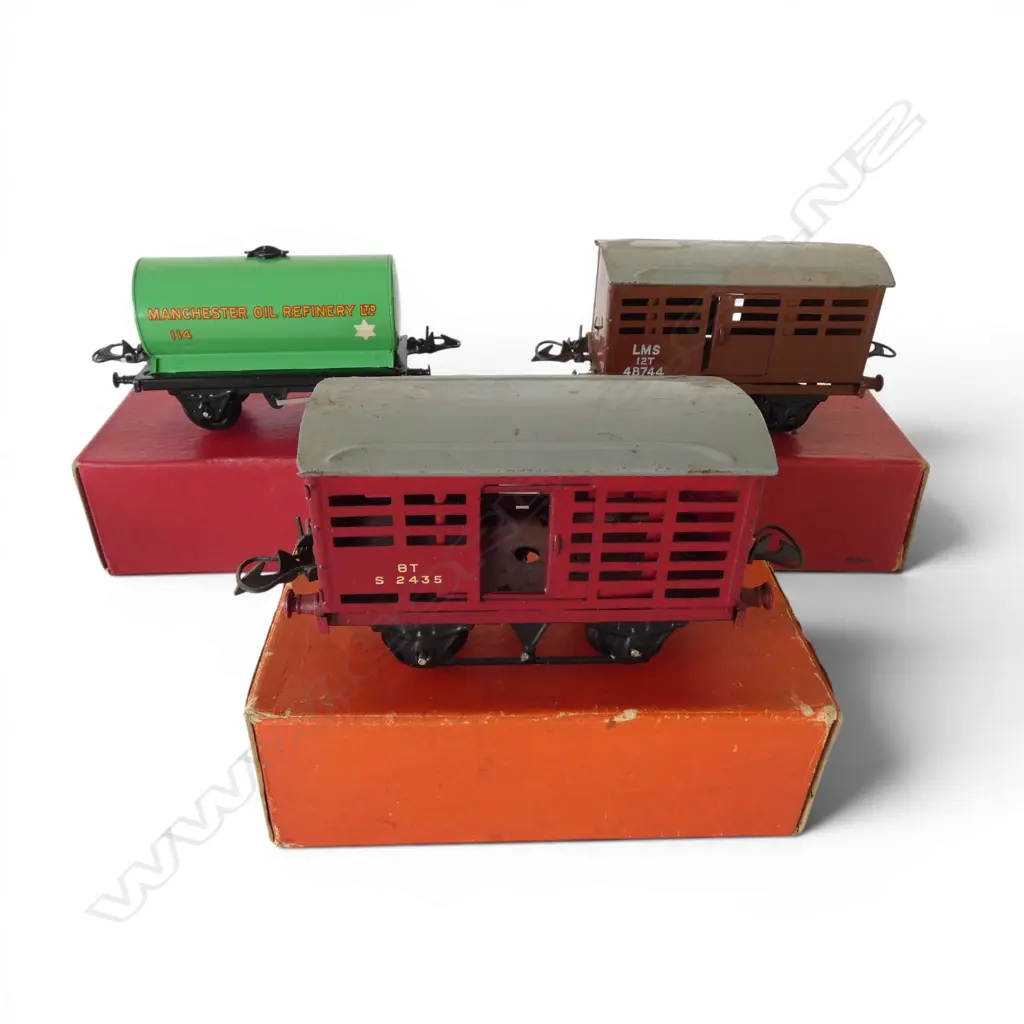 3 VINTAGE HORNBY RAILROAD '0' GAUGE RAILWAY WAGONS w ORIGINAL BOXES Image 1++