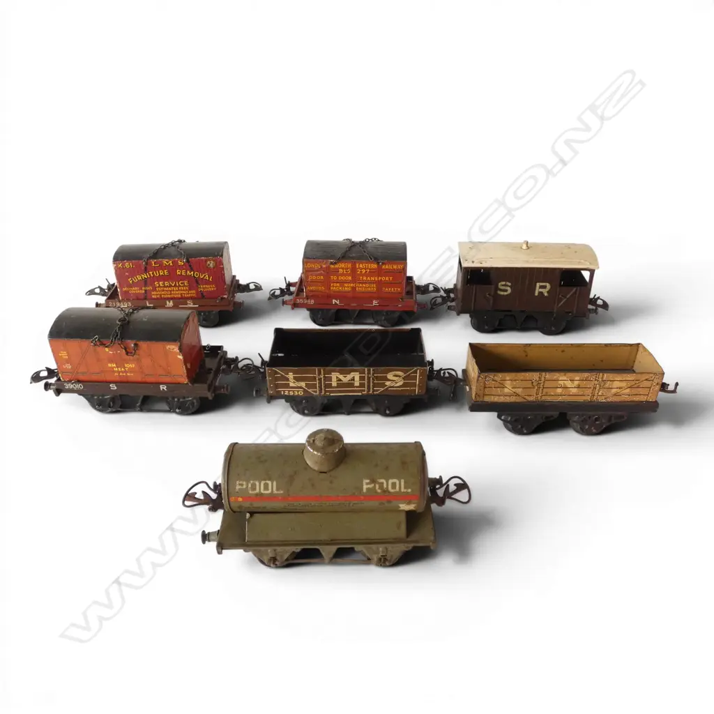  7 VINTAGE HORNBY '0' GAUGE UNBOXED RAILWAY WAGONS Image 1++
