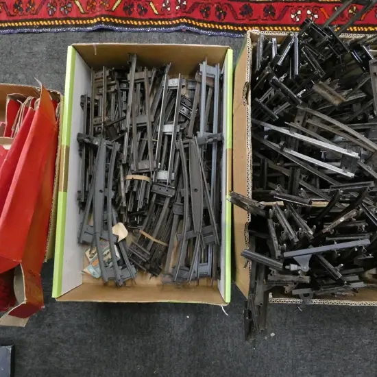 3 BOXES VINTAGE HORNBY '0' GAUGE RAILWAY TRACKS curved, straight, brake, LEFT/RIGHT POINTS + BOX EMPTY MODEL BOXES etc