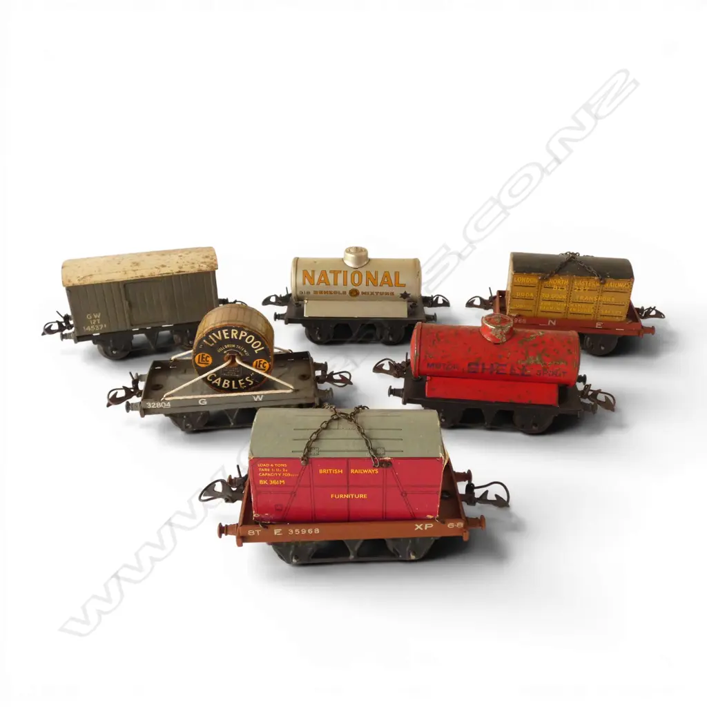 6 VINTAGE HORNBY '0' GAUGE UNBOXED RAILWAY WAGONS Image 1++