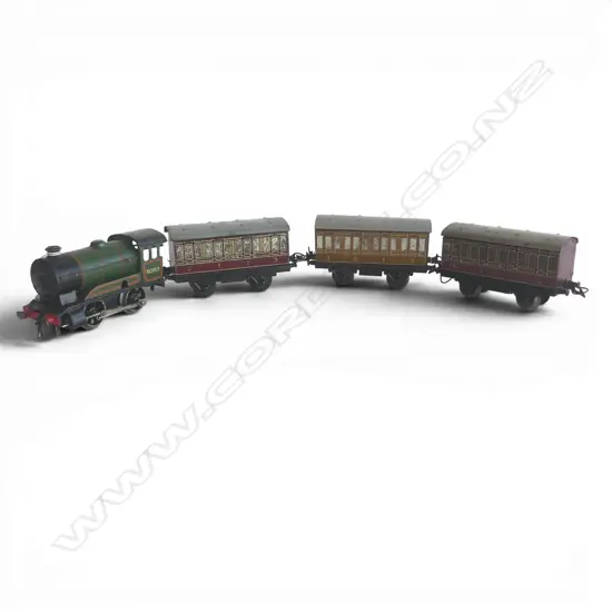 VINTAGE HORNBY MODEL RAILWAY LOCOMOTIVE NO.51 50153, WINDUP & 3 CARRIAGES