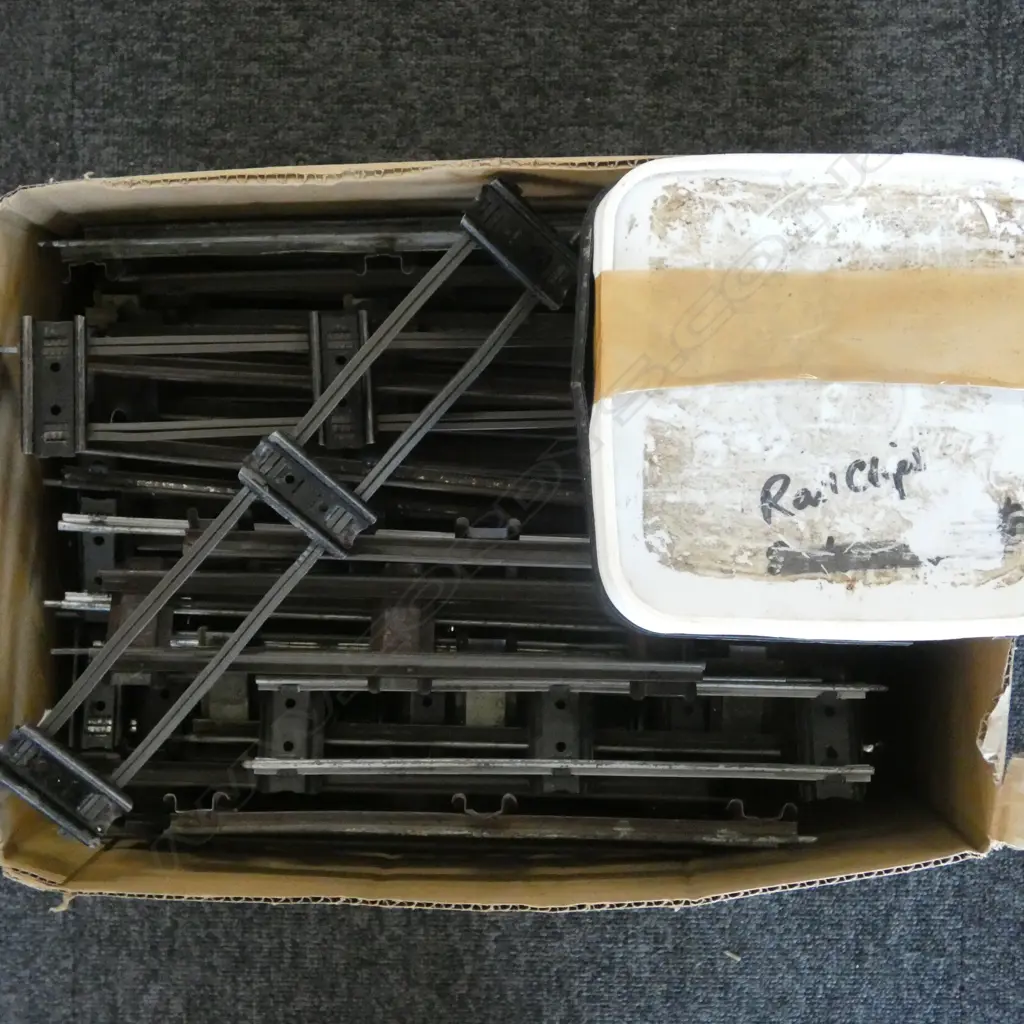 QTY HORNBY '0' GAUGE RAILWAY TRACK STRAIGHT & BRAKE TRACK  L.260mm Image 1++