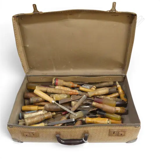 ASST. CHISELS IN VINTAGE SUITCASE