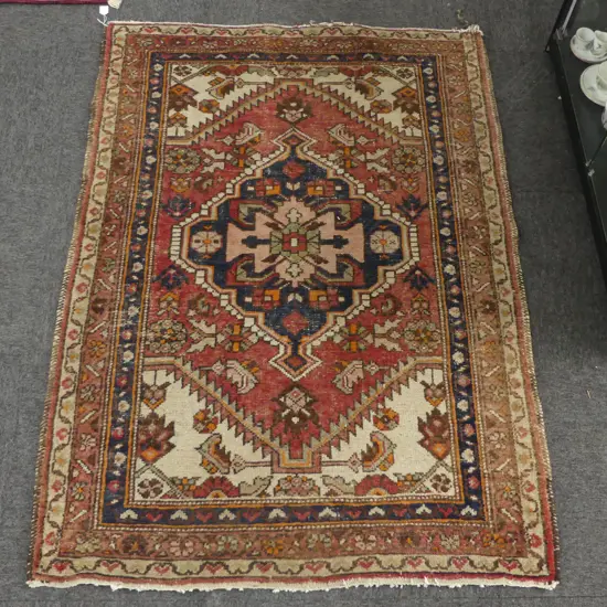 HAND KNOTTED WOOL PILE RUG 1550x1100mm
