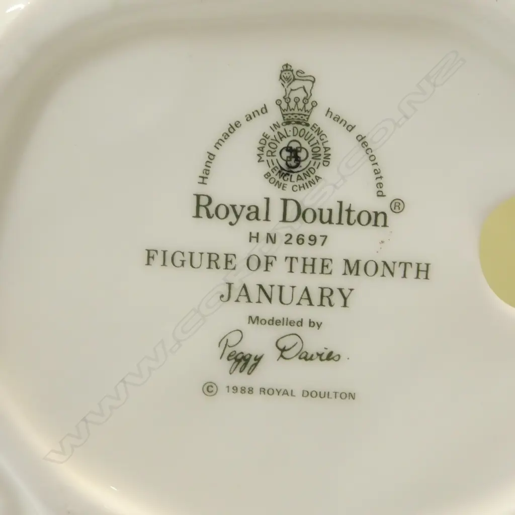 ROYAL DOULTON FIGURINE, H.200mm Image 1++