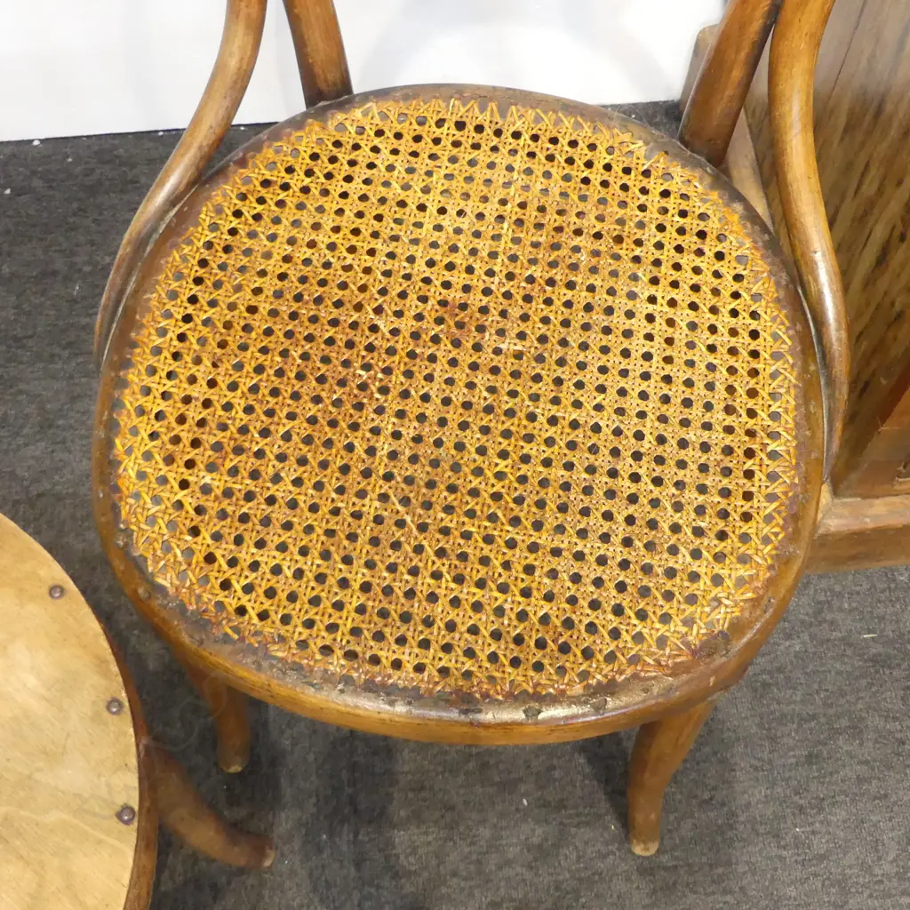 2 BENTWOOD CHAIRS Image 1++