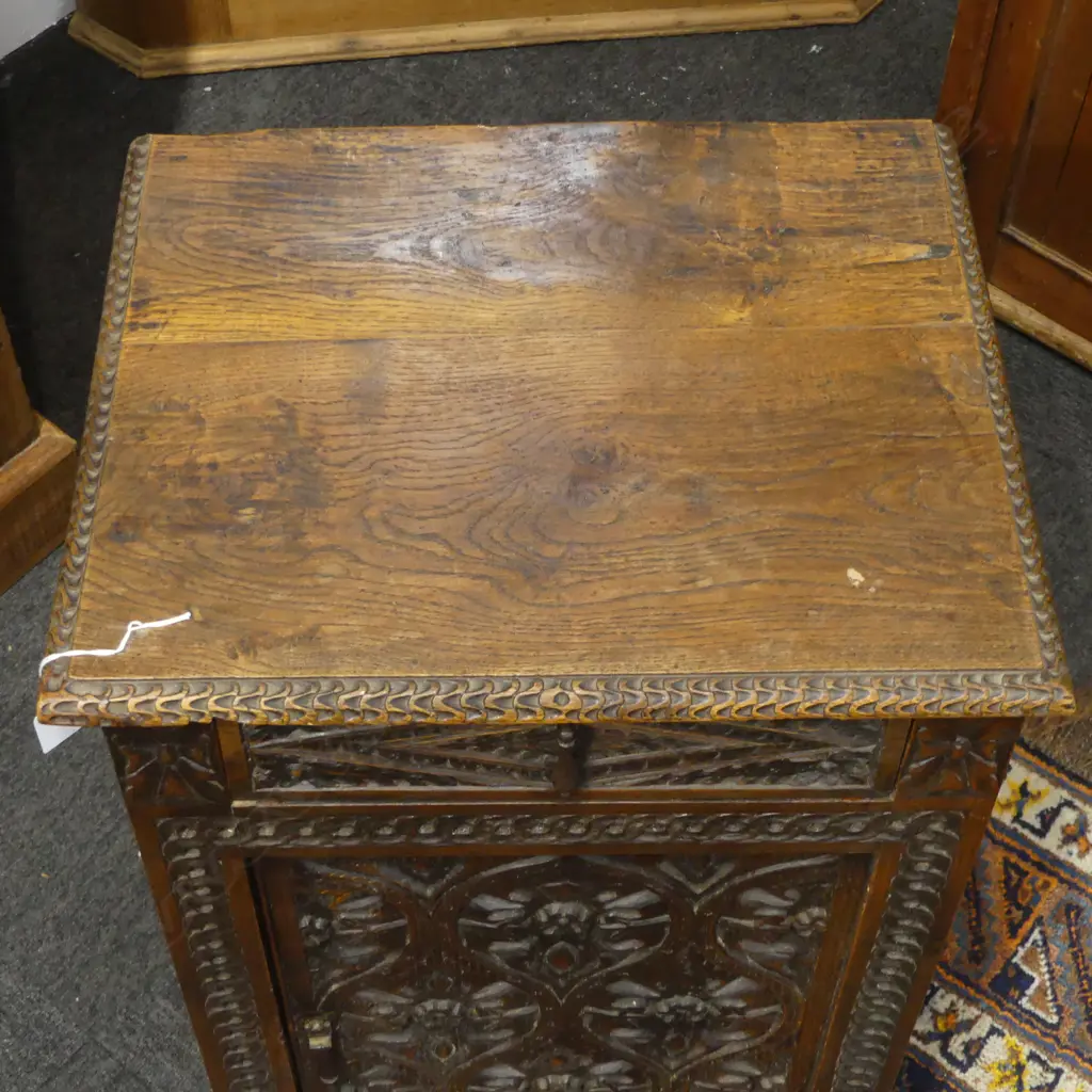 ANTIQUE CARVED OAK CABINET 475x390x740mm Image 1++