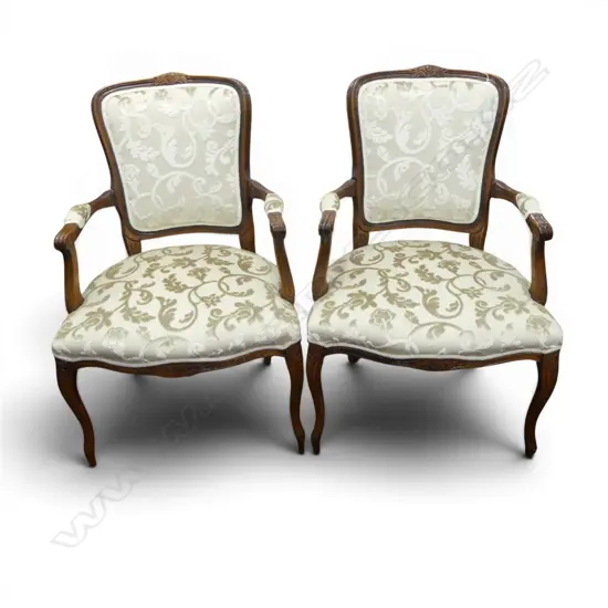 2 ANTIQUE STYLE ARMCHAIRS H.920mm