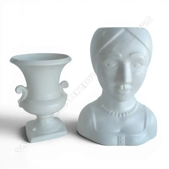 GEORGE & CO WHITE CHINA FIGURE VASE H240MM & C/LYNN WHITE CHINA URN VASE H180MM