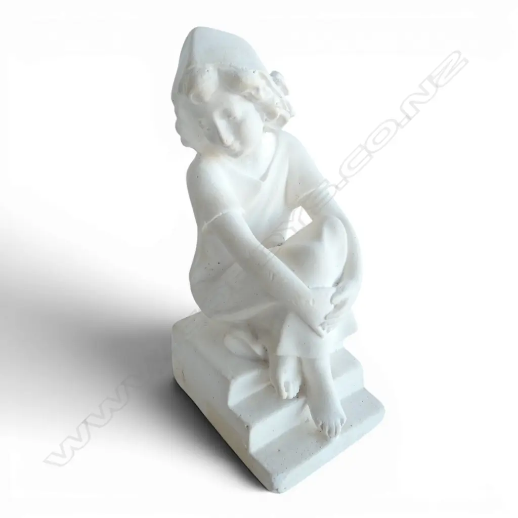 FIGURINE OF A GIRL ON STEPS H.200mm Image 1++