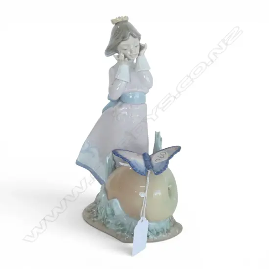 LLADRO #5716 'LAND OF THE GIANTS' H.215mm