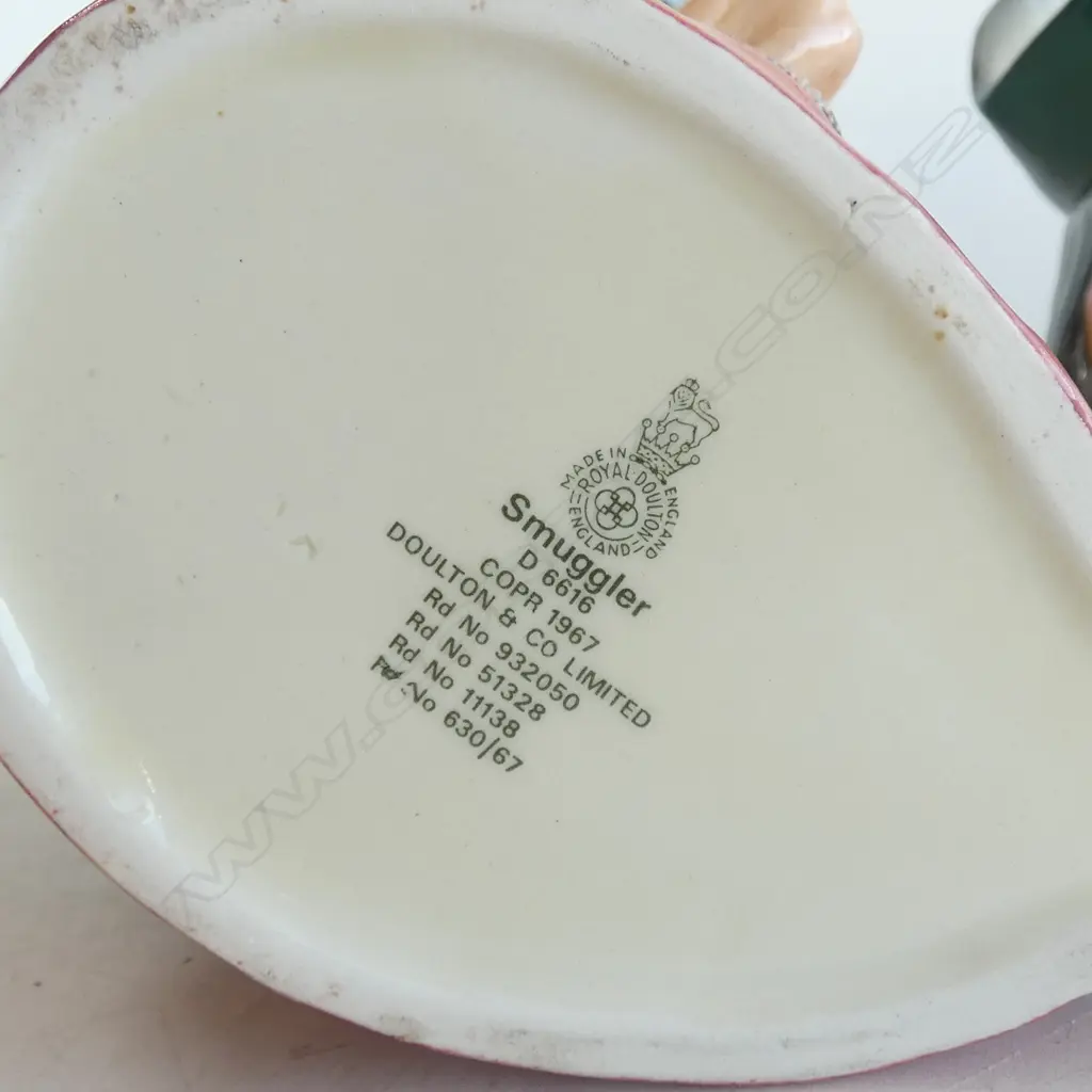 2 LARGE SIZE RD CHARACTER JUGS  SMUGGLER & TOBY PHILPOTSH190MM Image 1++